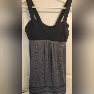 Lululemon back on track tank top with built in bra size 6